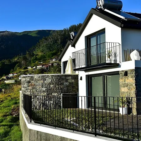 Yasmin's Houses * Arco da Calheta (Madeira)